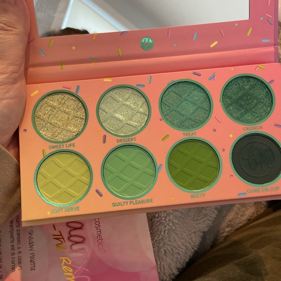 BH Cosmetics Sweet Shoppe collection in Pistachio (St. Patrick’s Day makeup!) - Picture 2 of 6